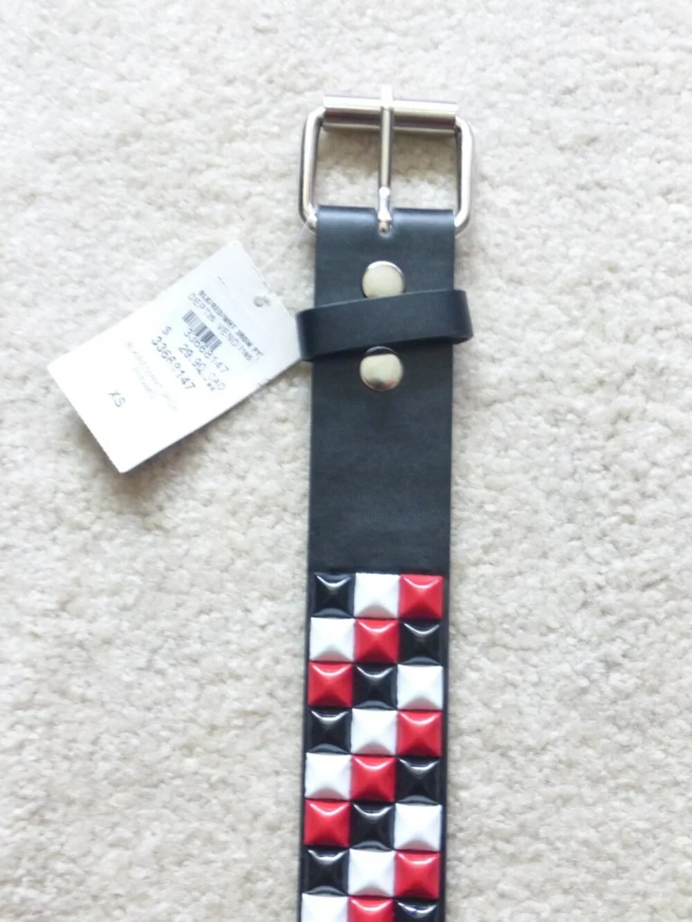 NWT HOT TOPIC kids black, red and white pyramid studded belt size XS - Picture 2 of 14